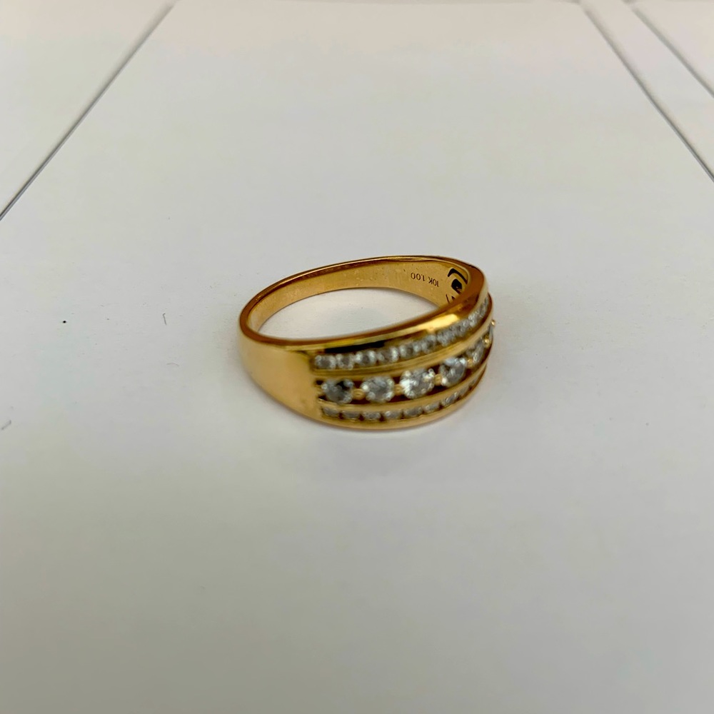 1ct 10k 5.4g wedding band